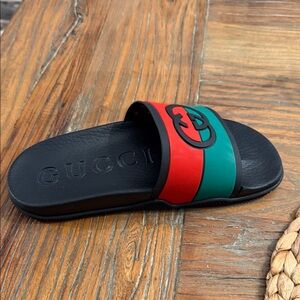 Gucci Black, Red, and Green Women's Slippers